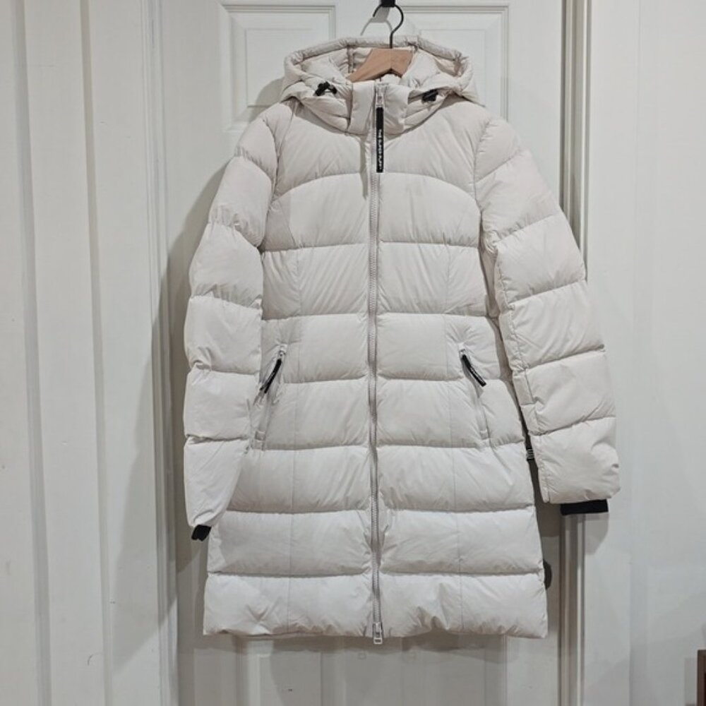 Aritzia The Super Puff™ The SuperSnug Puff™ Mid Jacket - Picture 3 of 11